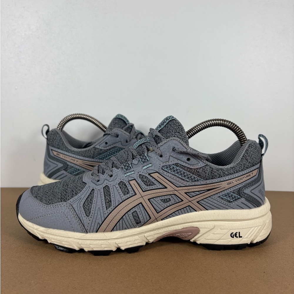 ASICS Gel Venture 7 Running Shoes Women's Size 8 Gray Athletic Trail 1012A627